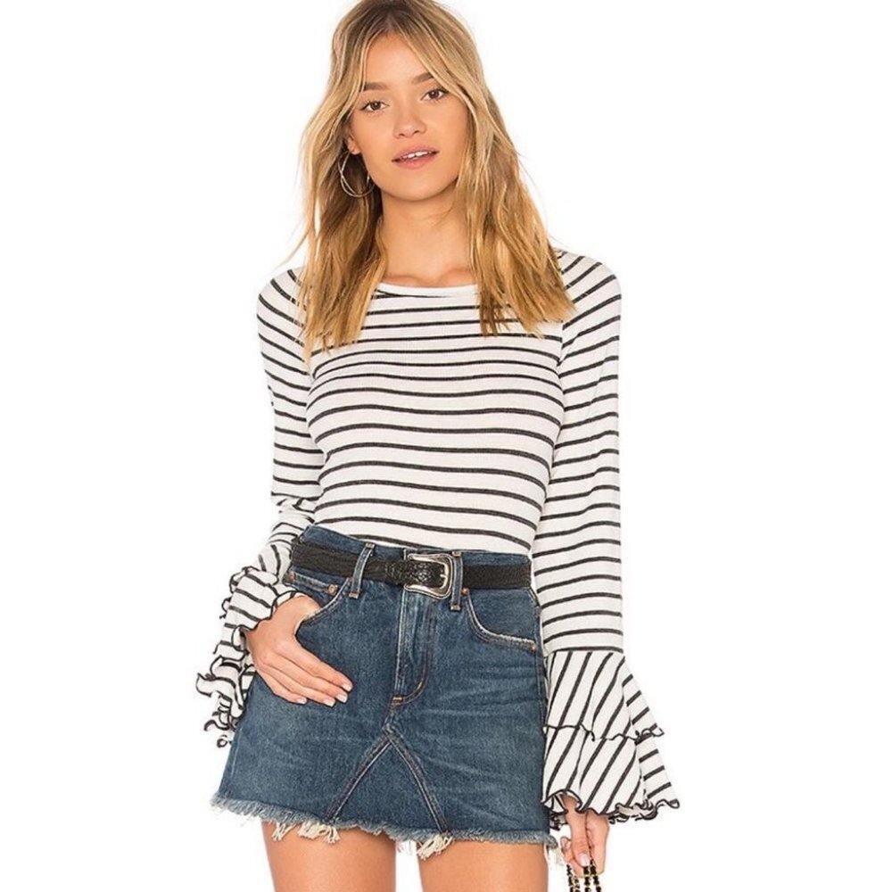 Free‎ People Good Finds Ruffle Cuff Long Sleeve Tee Size XS Bell Sleeve Bohemian
